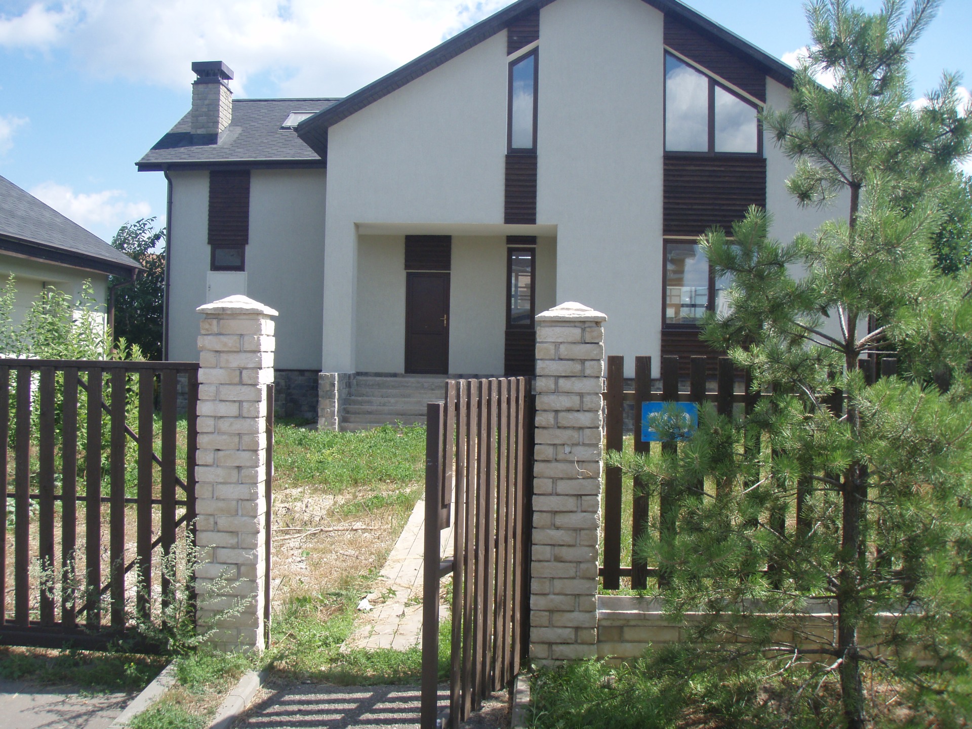 Уважаемые посетители данного сайта, это не «замануха», объект был в реализации нашей компании, если Вы хотите приобрести аналогичный лот, или у Вас есть потребность в реализации объекта, в Вашей собственности в данной локации или ближайших районах, пожалуйста обращайтесь, комиссия (вознаграждение) нашего экспертного бюро составит от 1 до 5 % от стоимости объекта на день подписания договора купли-продажи недвижимости. Уважаемый посетитель данного сайта, если Вы дошли до минуты, когда смотрите этот текст, вероятно у Вас есть интерес к данному жилому комплексу, а по сему, пожалуйста сделайте звонок по номеру телефона 89154654323, чтобы узнать подробности и если пожелаете реализовать свою недвижимость.