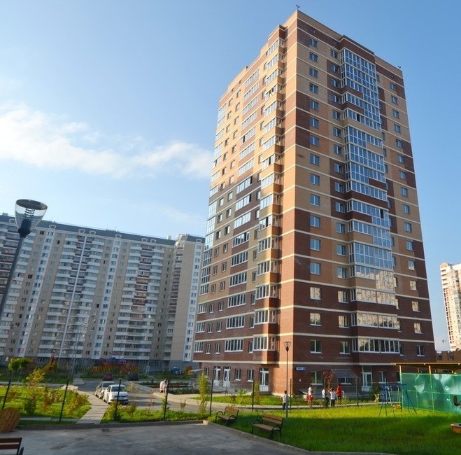 Жилой комплекс в городе Лобня по улице Юности