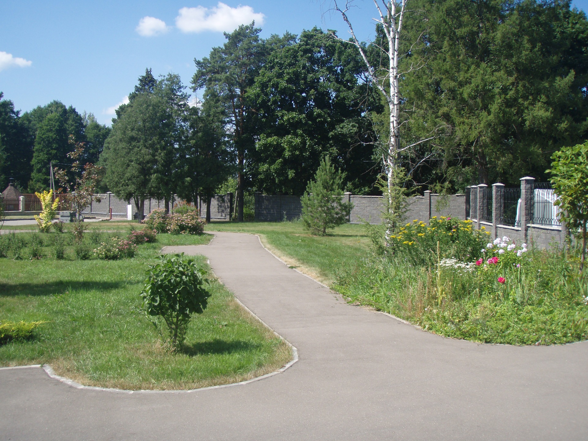 Уважаемые посетители данного сайта, это не «замануха», объект был в реализации нашей компании, если Вы хотите приобрести аналогичный лот, или у Вас есть потребность в реализации объекта, в Вашей собственности в данной локации или ближайших районах, пожалуйста обращайтесь, комиссия (вознаграждение) нашего экспертного бюро составит от 1 до 5 % от стоимости объекта на день подписания договора купли-продажи недвижимости. Уважаемый посетитель данного сайта, если Вы дошли до минуты, когда смотрите этот текст, вероятно у Вас есть интерес к данному жилому комплексу, а по сему, пожалуйста сделайте звонок по номеру телефона 89154654323, чтобы узнать подробности и если пожелаете реализовать свою недвижимость.