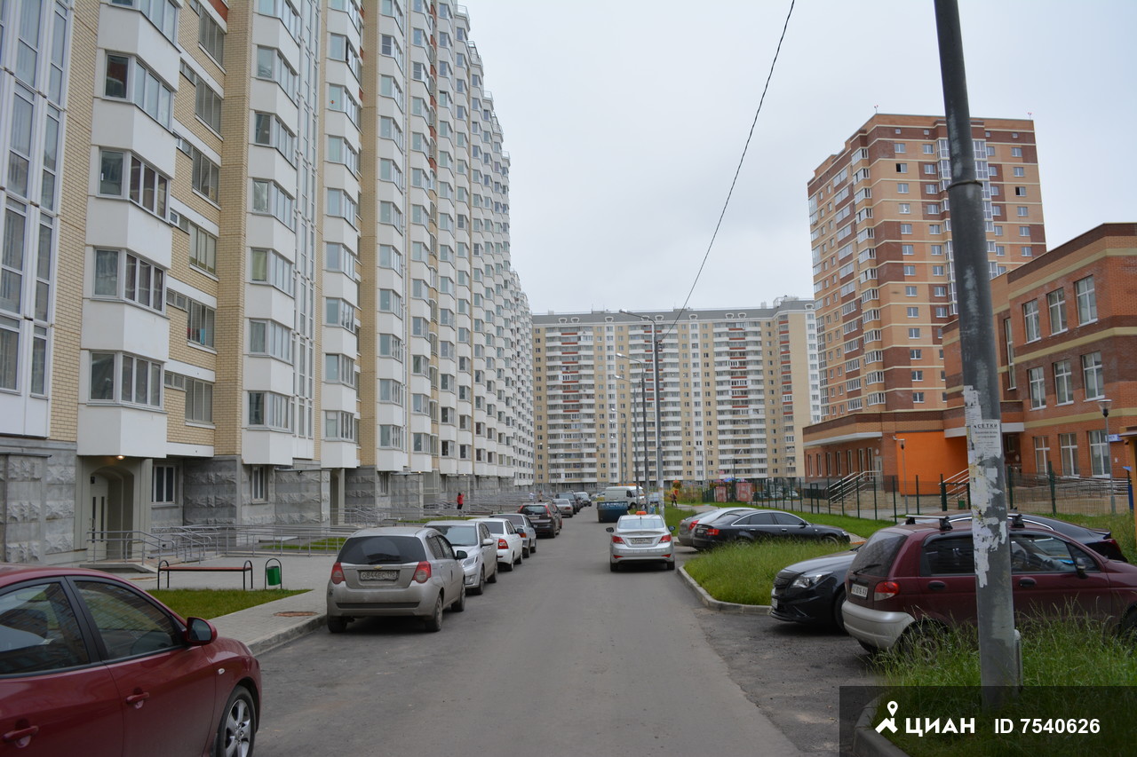 Жилой комплекс в городе Лобня по улице Юности